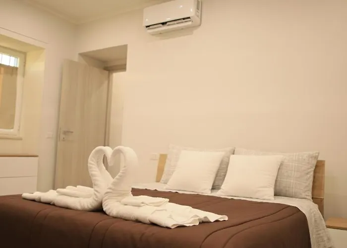 Luxury Brilliant Sisters